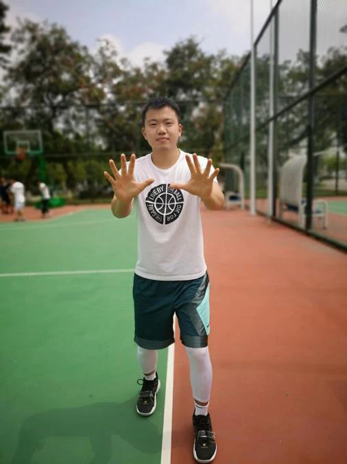 如何在篮球表演赛中观察和发展个人技能_2